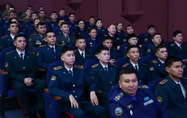 В Минобороны прошло чествование Халық қаһарманы Мухтара Алтынбаева в честь его 80-летнего юбилея (8)