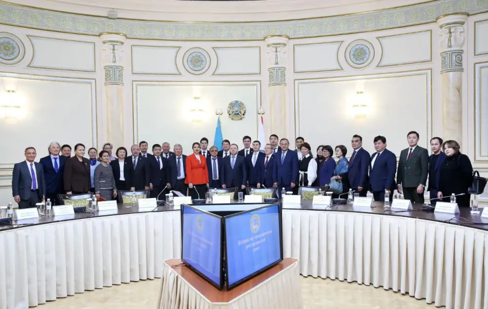 Заместитель акима Алматы Абзал Нукенов встретился с руководителями вузов (3)