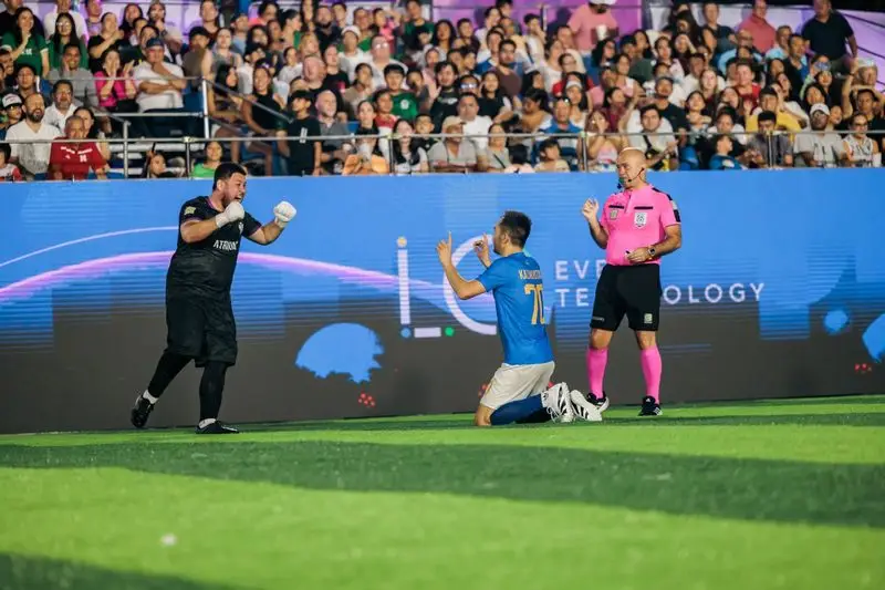 Уроженец Шахтинска стал лучшим вратарём на чемпионате мира по мини-футболу (4)