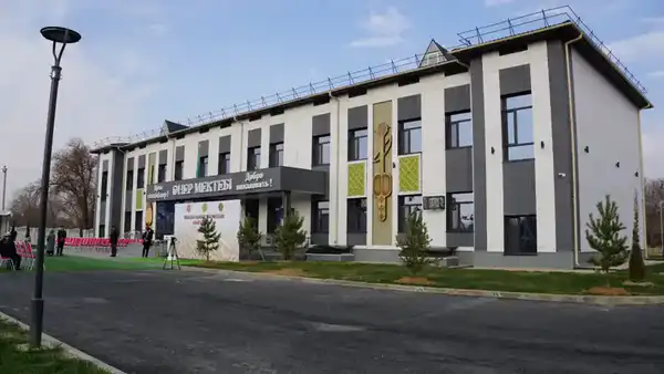 РЕАЛИЗАЦИЯ ПОРУЧЕНИЙ ПРЕЗИДЕНТА: В ТУРКЕСТАНСКОЙ ОБЛАСТИ ВВЕДЕНА В ЭКСПЛУАТАЦИЮ ШКОЛА ИСКУССТВ ЗА СЧЕТ ВОЗВРАЩЕННЫХ ГОСУДАРСТВУ АКТИВОВ (5)