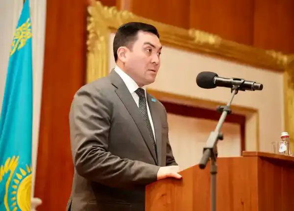 Госнаграды за свет и тепло: Министр энергетики Ерлан Аккенженов поздравил работников отрасли с профессиональным праздником (8)