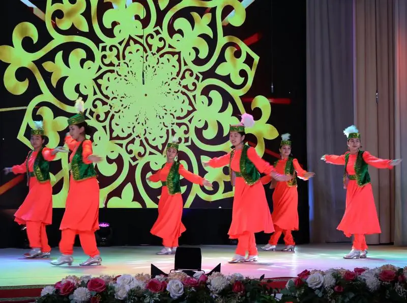 «Мемлекеттік тіл – менің тілім»: в Караганде конкурс ко Дню независимости объединил представителей разных этносов (6)