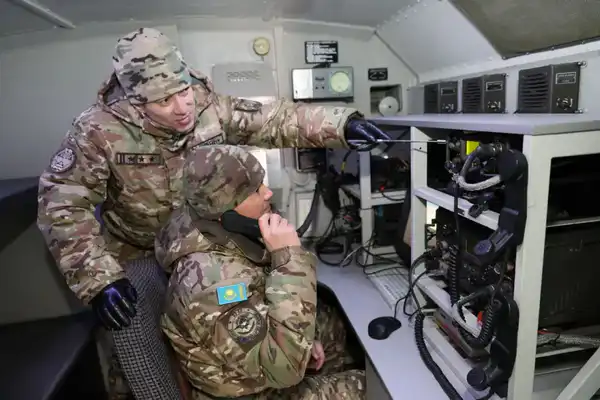 В Алматы офицеры-связисты освоили цифровые средства связи нового поколения (5)