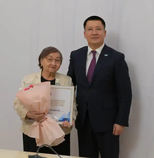 В Доме дружбы состоялась традиционная ежегодная встреча акима области Асаина Байханова с представителями творческой интеллигенции - деятелями культуры, литературы и искусства (8)