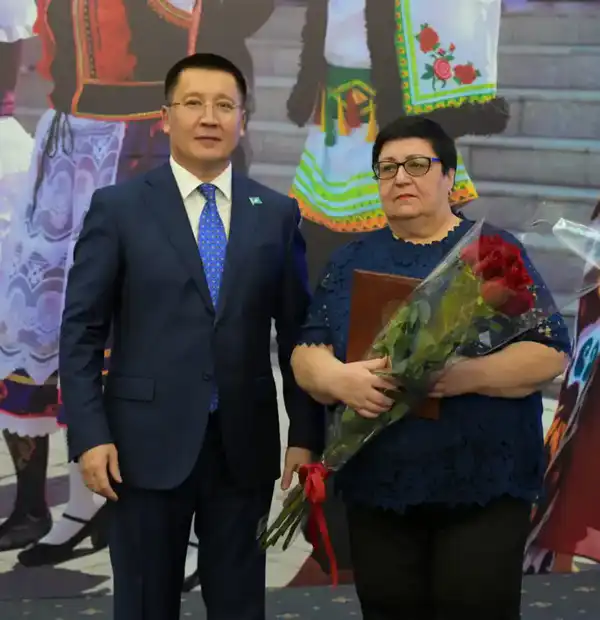 В рамках празднования 30-летия Ассамблеи народа Казахстана, в Доме дружбы состоялся этнофорум «Казахстан-страна единства» с участием акима области Асаина Байханова (3)