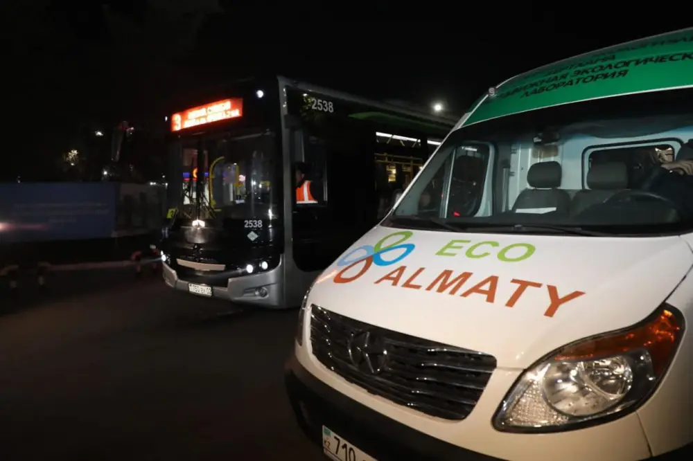 В Алматы провели проверку автотранспорта на соответствие нормам выбросов (4)