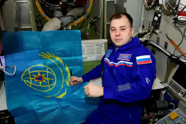 Космонавты Роскосмоса с борта МКС поздравили МЧС Республики Казахстан (3)