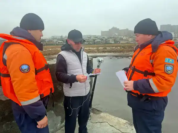 МЧС призывает граждан не выходить на тонкий лёд и соблюдать правила безопасности на водоёмах (7)