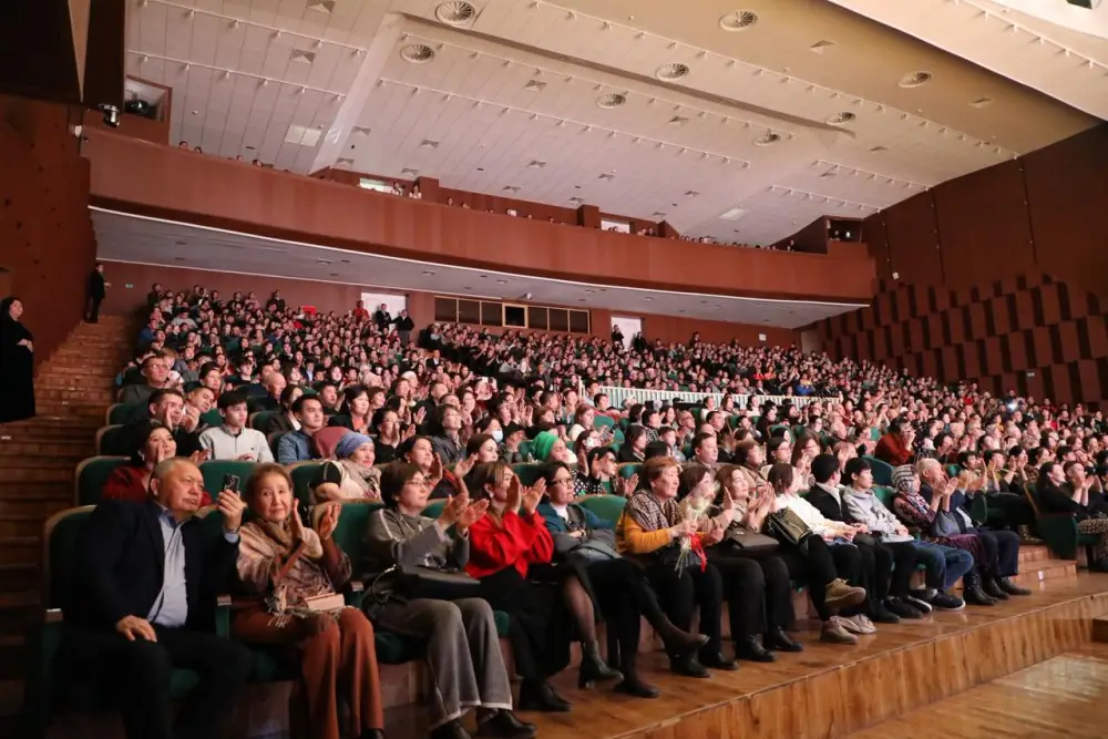 Большой гастрольный тур оркестра имени Курмангазы стартовал в Уральске (3)