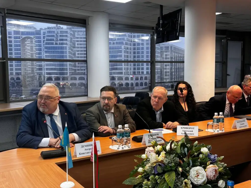 Презентован совместный фотоальбом архивистов Казахстана и Беларуси (2)