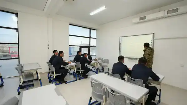 Глава МЧС ознакомился с модернизацией пожарной части в Шымкенте (6)