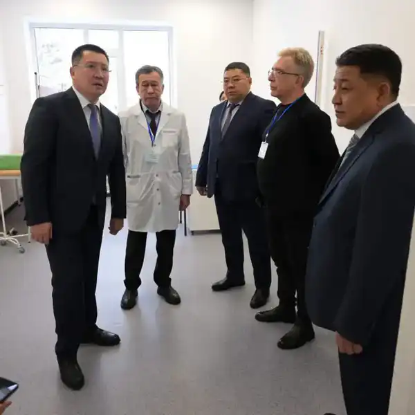 Аким Павлодарской области проверил реализацию инфраструктурных проектов в Аксу (10)