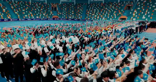 Более двух тысяч студентов столичных колледжей приняли участие во флешмобе в честь завершения Года рабочих профессий (3)