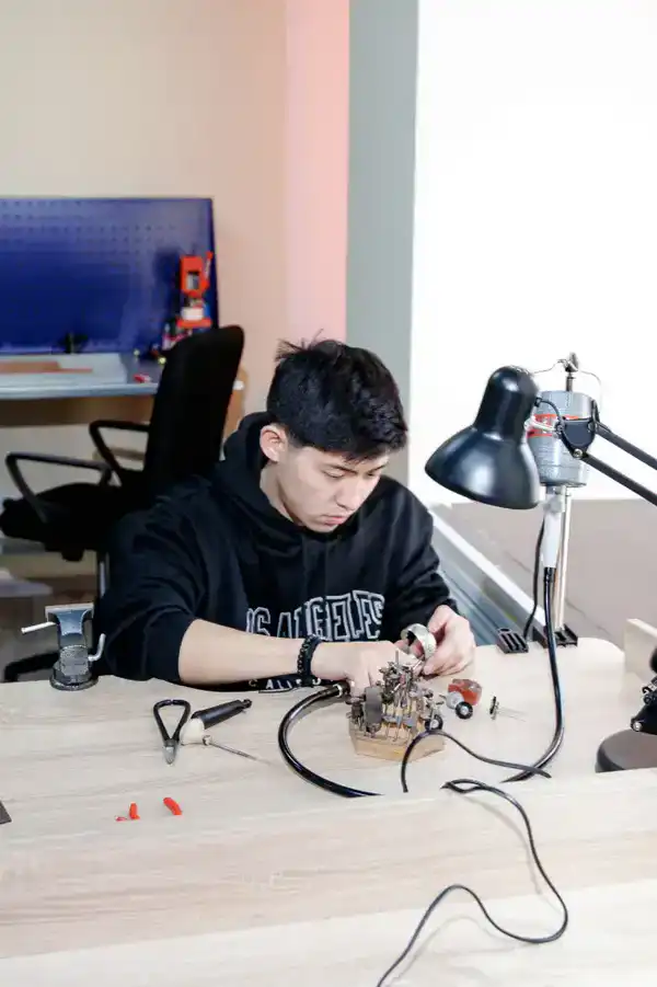 Новая точка притяжения студентов: в Уральске открыт Центр творческого превосходства (10)