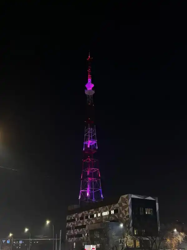 Ко Дню Независимости телебашня Алматы засияла в новом свете (3)