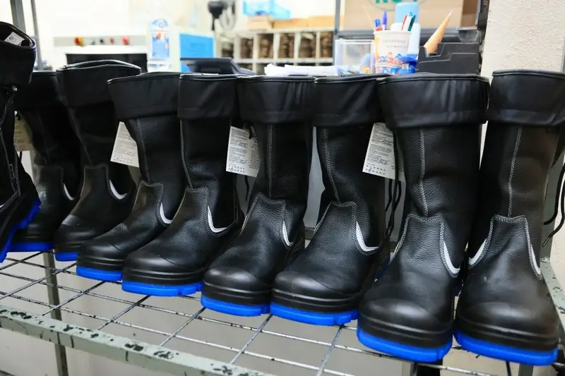 Металлурги, геологи, нефтяники – кто носит рабочую обувь карагандинского производства (5)