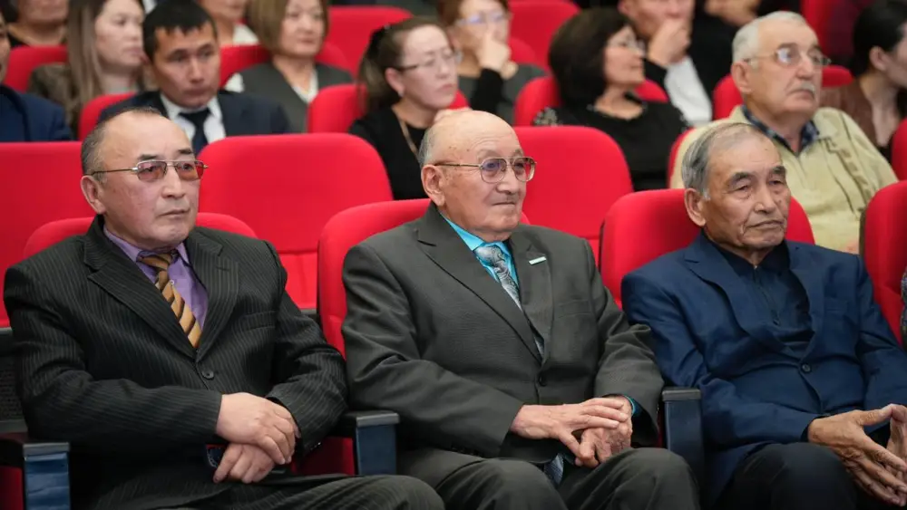 Аким ВКО провел встречу с населением района Улкен Нарын (6)