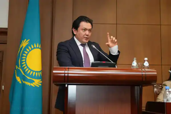 Под председательством Министра юстиции Республики Казахстан Ерлана Сарсембаева состоялось расширенное заседание коллегии Министерства юстиции (10)