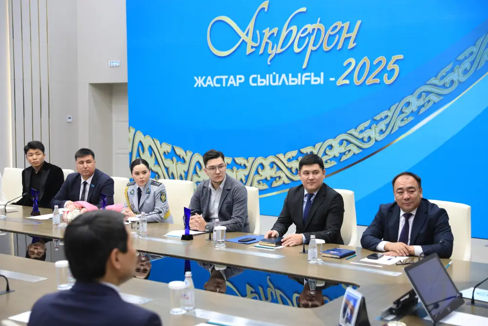 Молодым и талантливым актюбинцам вручили премию «Ақберен» (6)