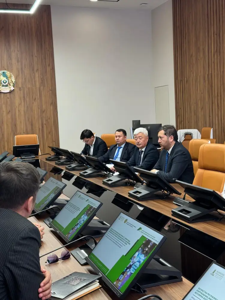 В Актау состоялась встреча по разъяснению норм жилищного законодательства (9)