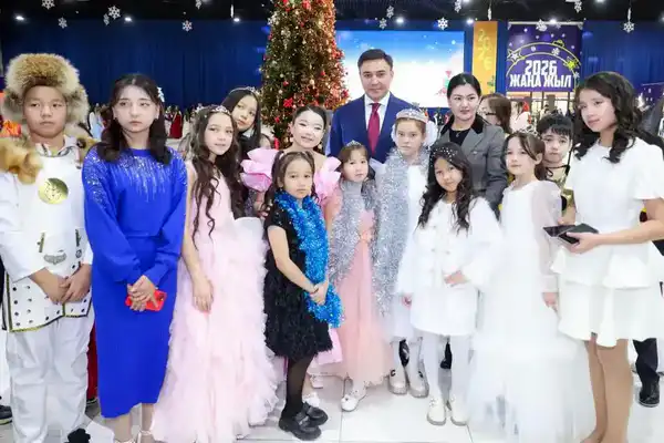 ШЫМКЕНТ: СОСТОЯЛАСЬ ТРАДИЦИОННАЯ ПРЕЗИДЕНТСКАЯ ЁЛКА ДЛЯ ДЕТЕЙ (2)