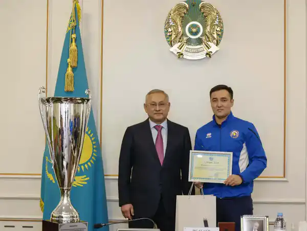 Бейбит Исабаев встретился с обладателями Кубка страны – мужской волейбольной команды «Жетісу» (10)