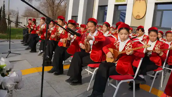 Музыкальную школу на 300 мест открыли в Туркестанской области на возвращенные активы (2)