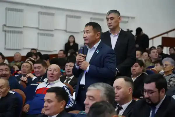 Аким Акмолинской области Марат Ахметжанов провел встречу с жителями Коргалжынского района (3)