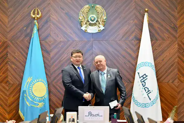 В области Абай чествовали специалистов энергетической отрасли (5)