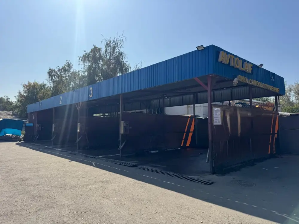 В Алматы под снос попала очередная автомойка (2)