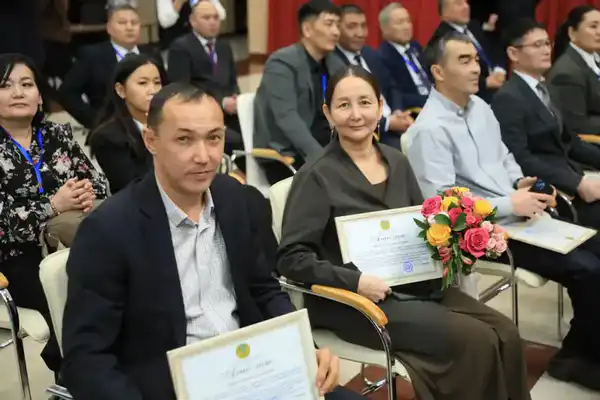 Актюбинцев наградили за вклад в развитие региона и профессионального образования (5)