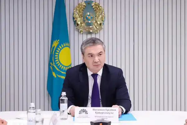 Министр промышленности и строительства РК Ерсайын Нагаспаев провёл приём граждан по личным вопросам на площадке Центра приёма граждан (5)