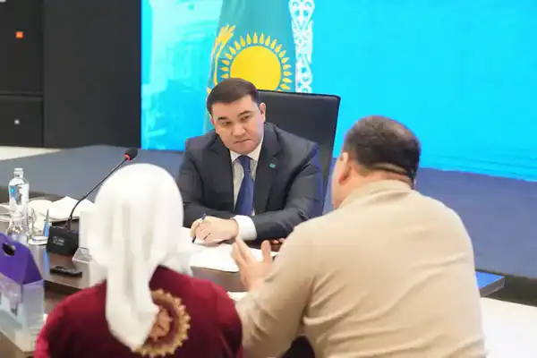 ОКОЛО 100 ЖИТЕЛЕЙ ТУРКЕСТАНСКОЙ ОБЛАСТИ ОБРАТИЛОСЬ К АКИМУ НА ПРИЕМЕ ПО ЛИЧНЫМ ВОПРОСАМ (3)