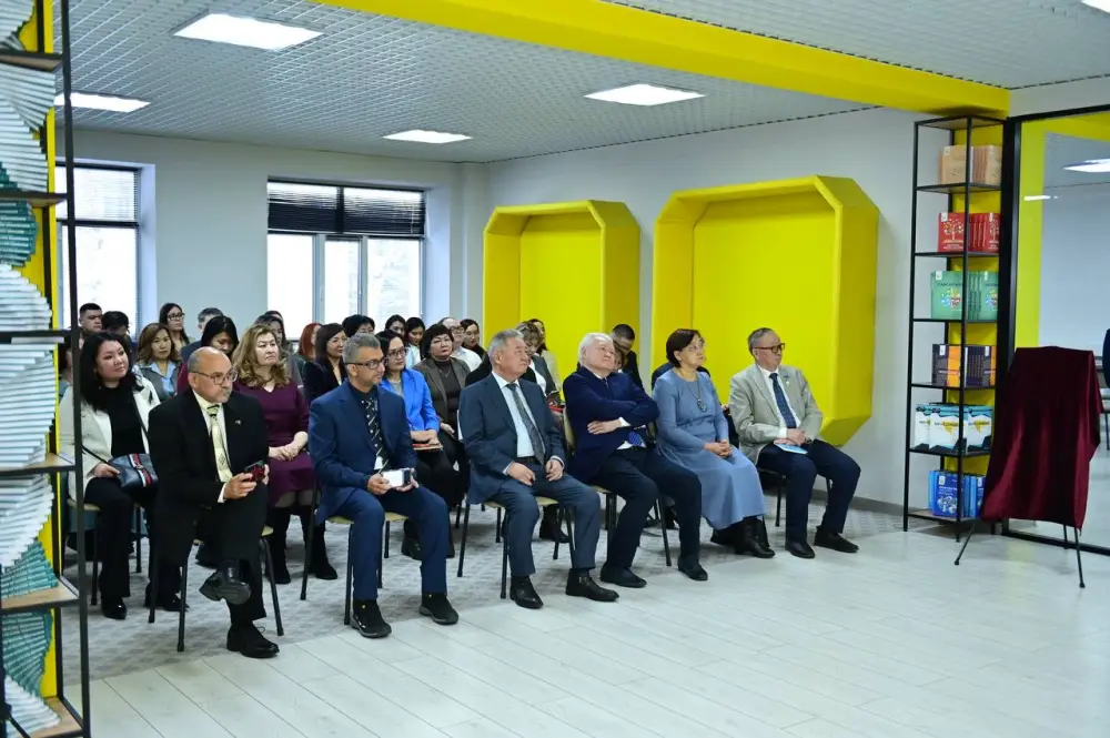 В Казахстане впервые открылся Международный центр развития исследовательских компетенций (6)