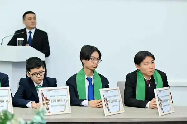 Аким области встретился с одаренными школьниками региона (9)
