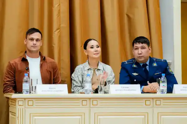 «Закон и порядок»: в Астане прошло масштабное профилактическое мероприятие для молодежи (4)