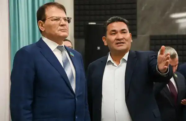 В Астане сенаторы ознакомились военно-патриотической работой в Вооруженных силах (3)