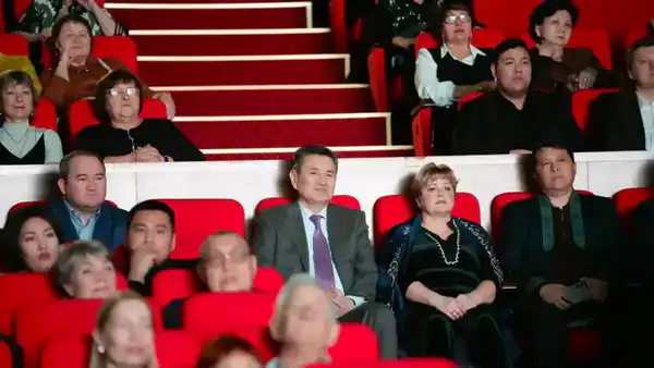 В ВКО состоялся концерт Заслуженного артиста РК Вячеслава Ткача (6)