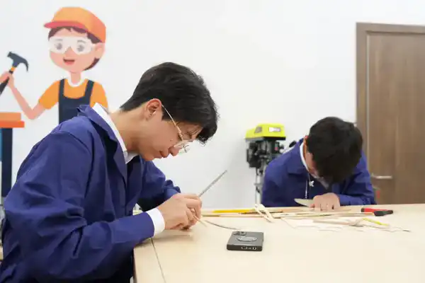 Ералы Тогжанов продолжил знакомство с новыми объектами (4)