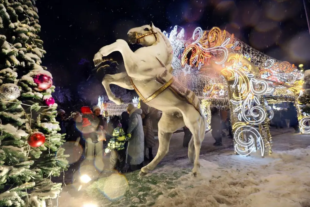 13 новых новогодних локаций появились в разных районах Алматы (6)