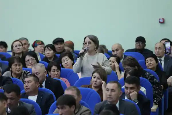 Ербол Карашукеев встретился с жителями Жамбылского района (8)