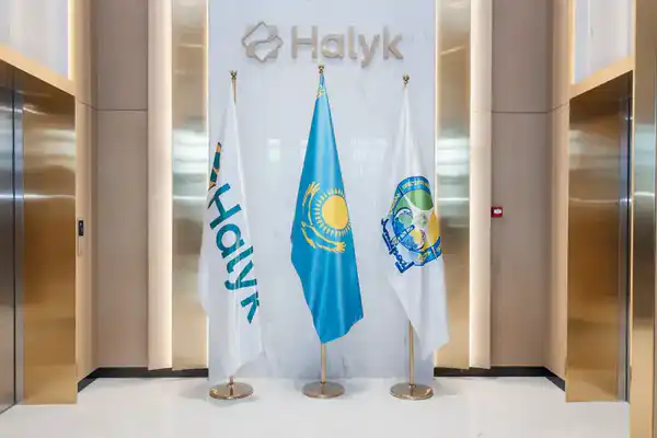 В Атырау открылось новое здание областного филиала Halyk Bank (7)