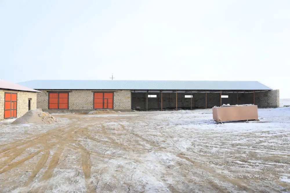 Глава региона Асхат Шахаров совершает рабочую поездку по Байганинскому району (6)