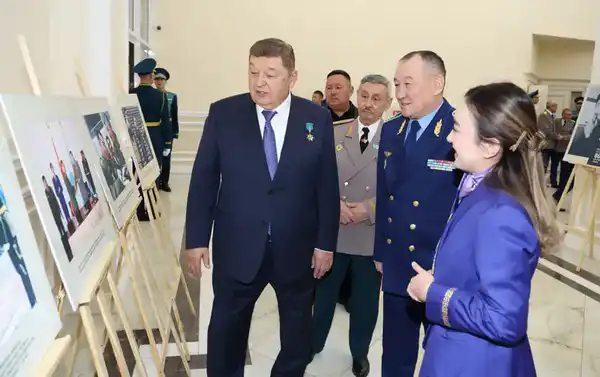 В Минобороны прошло чествование Халық қаһарманы Мухтара Алтынбаева в честь его 80-летнего юбилея (3)