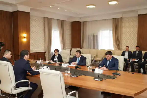 НУРАЛХАН КУШЕРОВ ВСТРЕТИЛСЯ С ГЛАВНЫМ ДИРЕКТОРОМ ПО ПРОИЗВОДСТВУ КОМПАНИИ «КАЗАТОМПРОМ» (2)