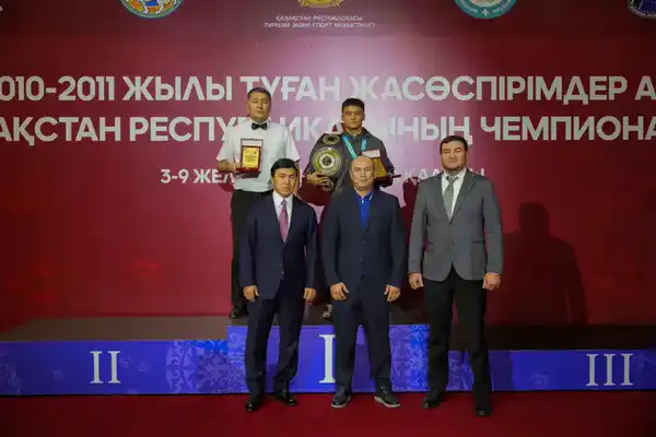 В Алматы завершился чемпионат Республики Казахстан по боксу среди юниоров - 2025 (2)