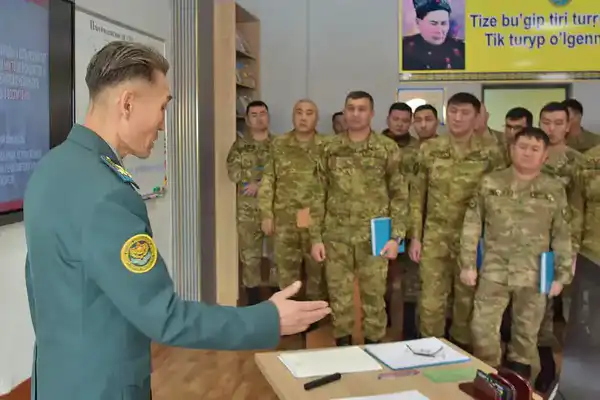 В Военном институте Сухопутных войск открыли учебный класс имени Бауыржана Момышулы (4)