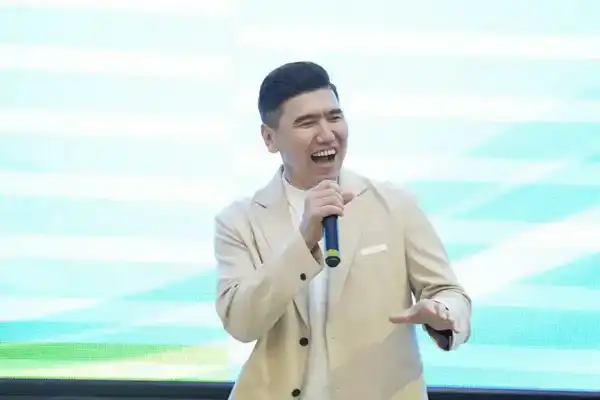 В Астане состоялась торжественная церемония вручения сертификатов слушателям курсов казахского языка (4)