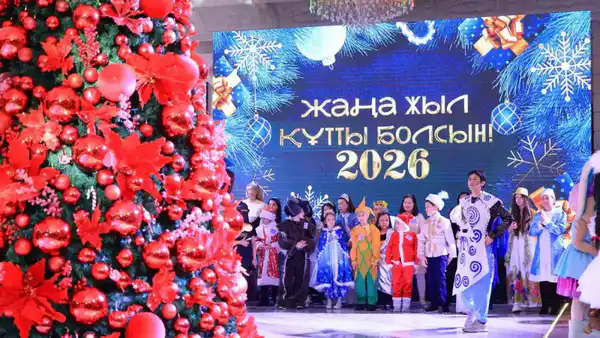 200 детей поздравили в Карагандинской области на Президентской ёлке (8)