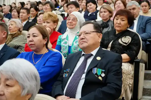 Аким Акмолинской области встретился с населением города Кокшетау (6)